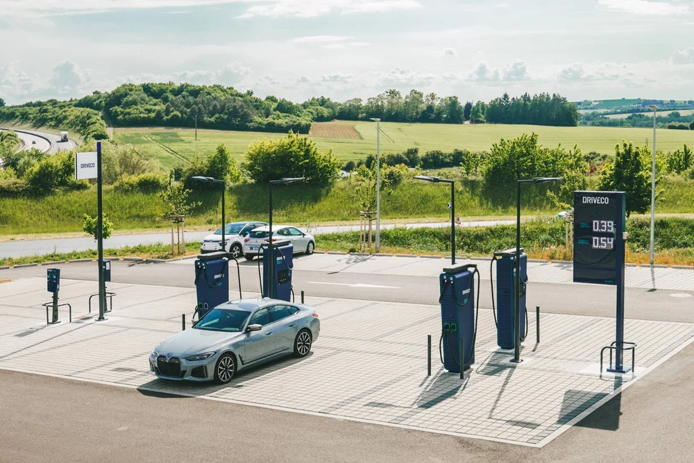 Driveco station de bornes de recharge Terrasse de la Sarre